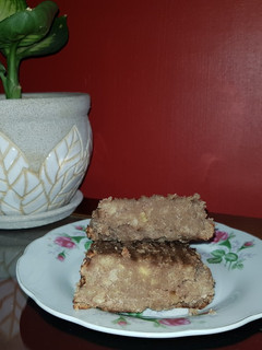 Una foto de Budín húmedo de banana y coco 🍌🥥