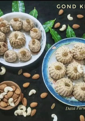 A picture of Gond Ke Laddu.