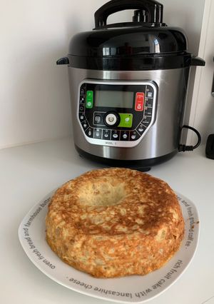 Una foto de Tortilla de patata y cebolla olla gm