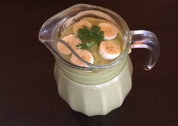 Banana and avocado smoothie