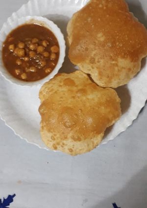 छोले भटूरे (chole bhature recipe in Hindi) रेसिपी मुख्य फोटो