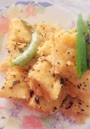 વાટી દાળના ખમણ (Vati Daal Khaman Recipe In Gujarati) રેસીપી મુખ્ય ફોટો