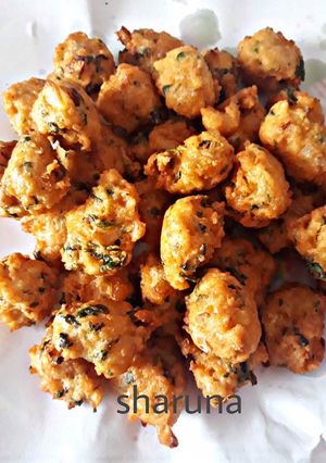 A picture of Rice pakodas.