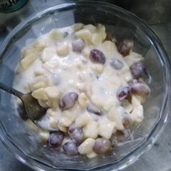 A picture of YOGURT FRUIT CHAAT 😍.