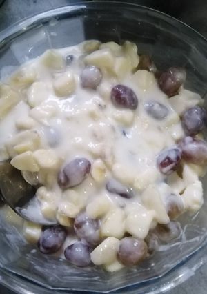 A picture of YOGURT FRUIT CHAAT 😍.
