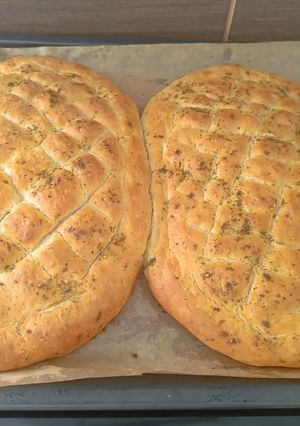 Török lepénykenyér zaatarral recept fotója