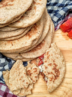 Una foto de Pan Pita con albahaca 🌿