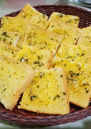 Foto resep ROTI TAWAR GARLIC BUTTER mudah dibuat