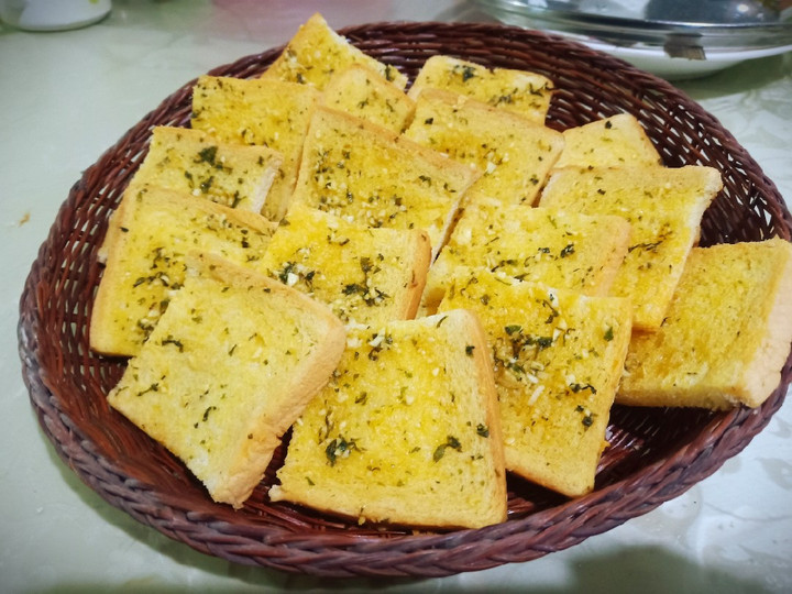 Langkah Mudah untuk Membuat ROTI TAWAR GARLIC BUTTER mudah dibuat, Enak