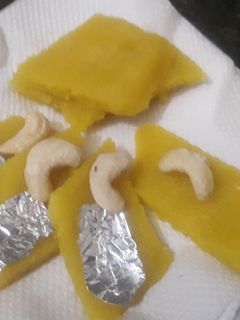 কাজু বরফি(kaju barfi recipe in bengali) রেসিপির প্রধান ছবি