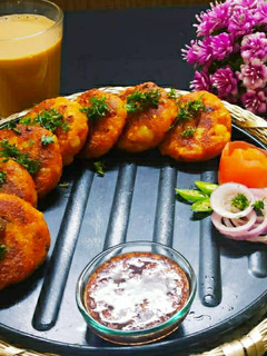 आलू पनीर टिक्की (Aloo Paneer Tikki recipe In Hindi) रेसिपी मुख्य फोटो