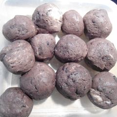 A picture of Chocolate Covered Oreo Cream Cheese Balls.