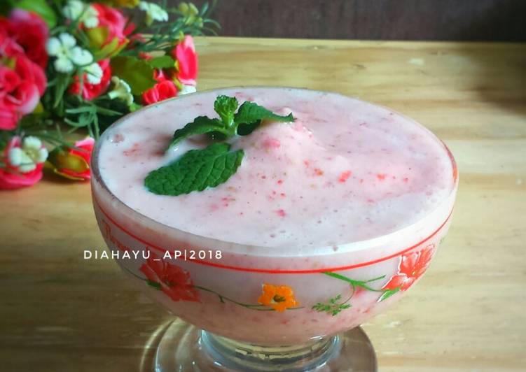 Frozen yoghurt strawberry