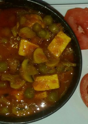 A picture of Matar Mushroom ki sabji.