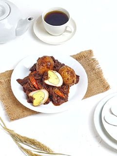 Foto resep 502. Krengsengan daging dan telur