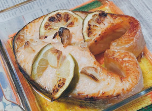氣炸烤箱。烤鮭魚 的食譜成品照片