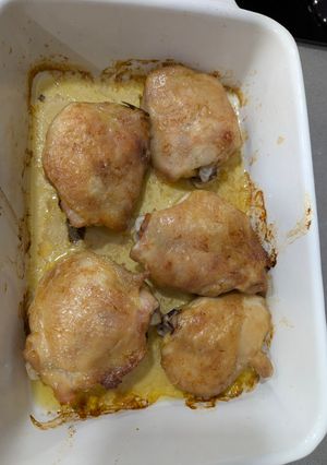 Foto de Coxas de frango no forno