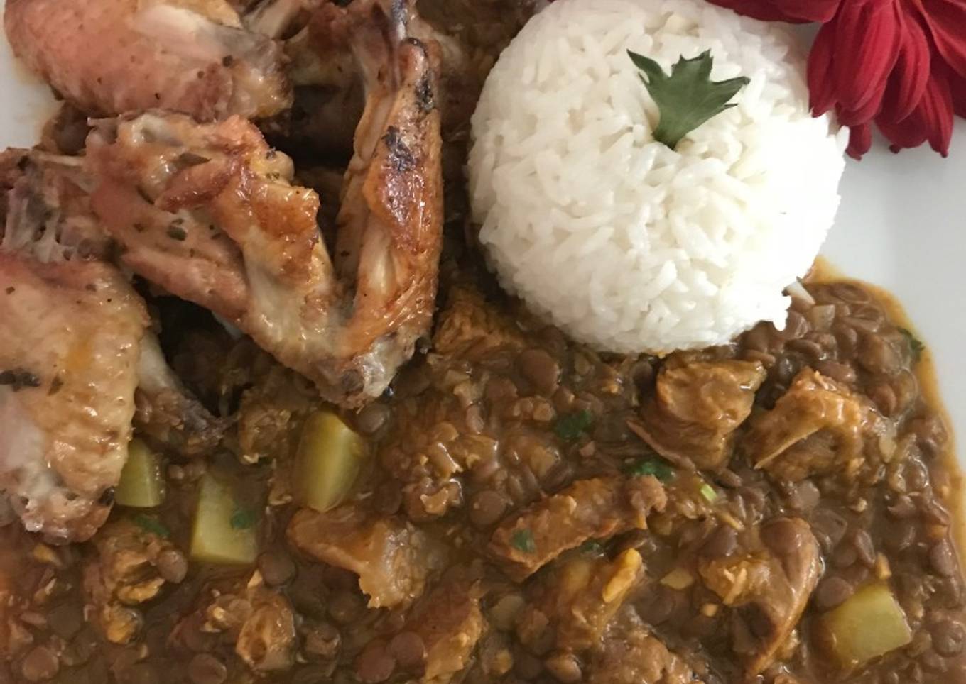 Lentejitas con Alitas de Pollo a lo Carmelita