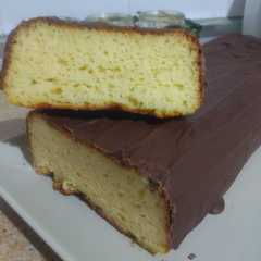 Una foto de Bizcocho de yogurt con chocolate