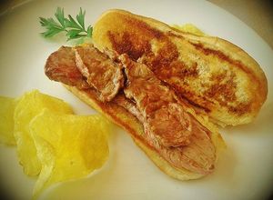 Foto principal de Bocata de ternera con salsa Worcestershire