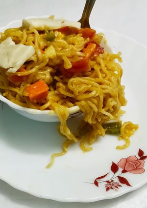इटालियन स्टाईल मॅग्गी (maggi recipe in marathi) रेसिपी चे मुख्य फोटो 