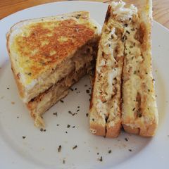 A picture of Peanutbutter Chicken Mayo.