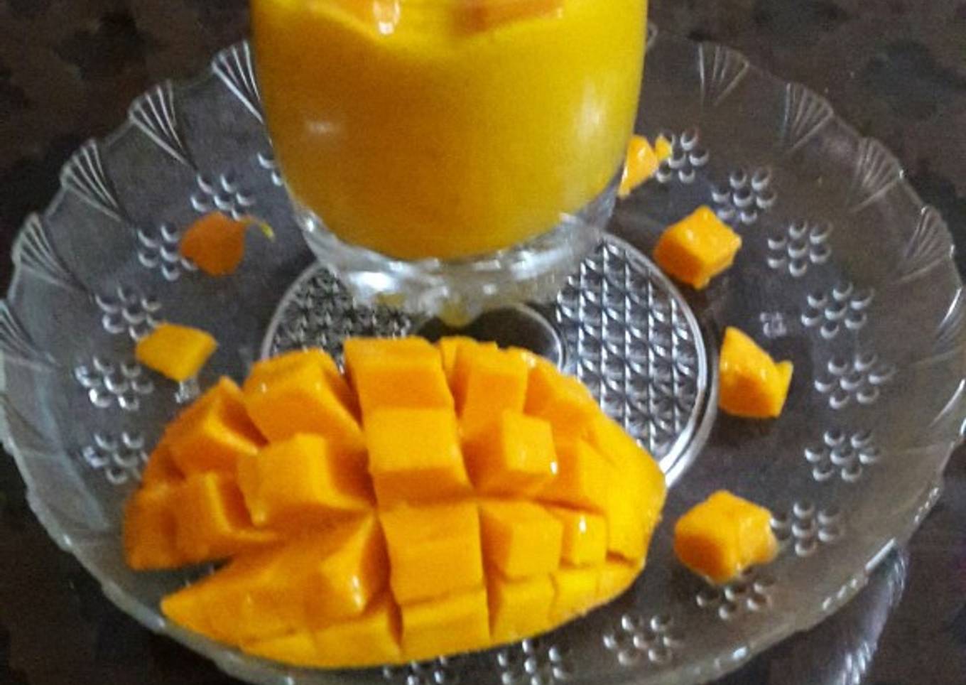 Alphanso Mango shake with vanilla ice cream