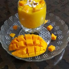 A picture of Alphanso Mango shake with vanilla ice cream.