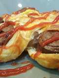 Bollo de hojaldre con frankfurt y queso