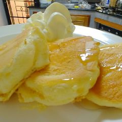 A picture of Japanese Souffle Pancake.