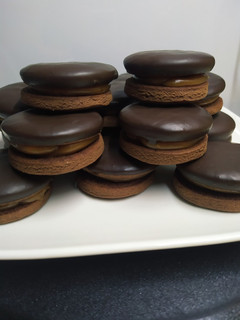 Una foto de Alfajores de chocolate