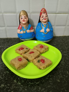 👩🌾👩🍳 வீட் பர்ஃபி👩🍳👩🌾 (Wheat burfi recipe in tamil) செய்முறை முக்கிய புகைப்படம்