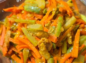 Foto resep Acar Timun Wortel Bumbu Kuning Asam Segar ala @pawon.si.mbok