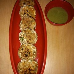 A picture of Oats water chestnuts tikki.