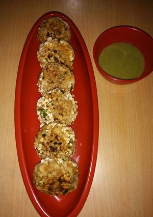 A picture of Oats water chestnuts tikki.
