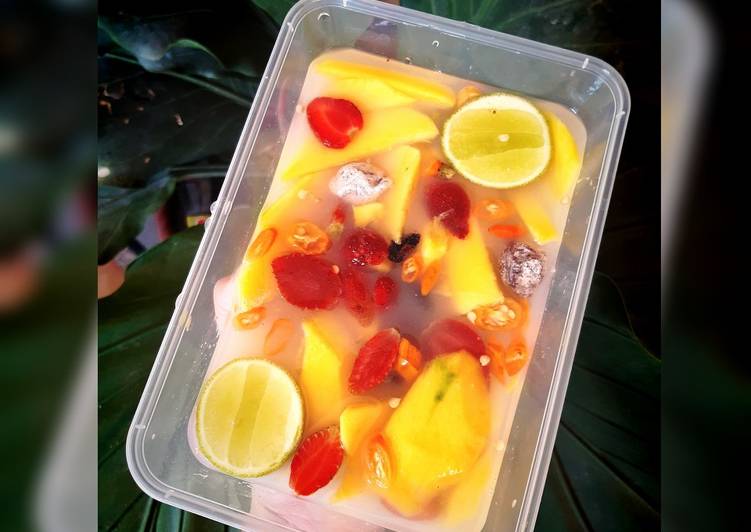Asinan Buah