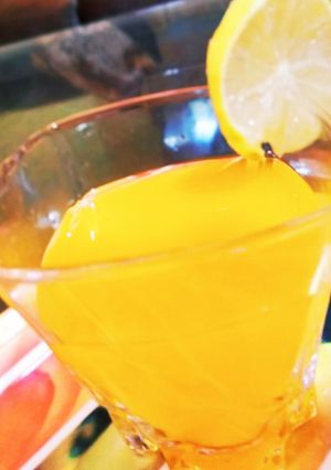 टैगी़ ऑरेंज अलमड जूस(Tangi orange almond juice recipe in hindi) रेसिपी मुख्य फोटो