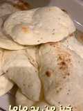 خبز عربي