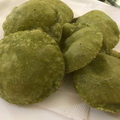 A picture of Palak Puri.