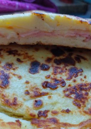 Una foto de Tortilla de puré rellena