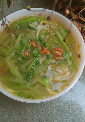 Hình của món Canh bầu nấu tôm.