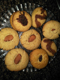 आटा बिस्कुट (Aata biscuit recipe in hindi) रेसिपी मुख्य फोटो