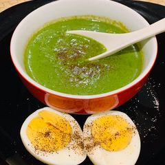 A picture of Spinach Almond Soup.