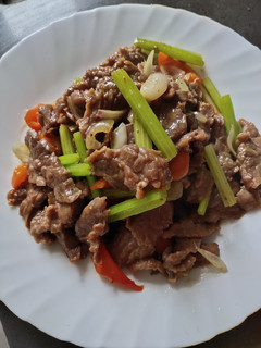 A picture of Sauteed Beef.