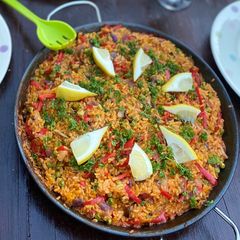 A picture of Vegetarian paella.