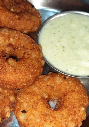 સાબુદાણા ના બફવડા (Sabudana Buff Vada Recipe In Gujarati) રેસીપી મુખ્ય ફોટો