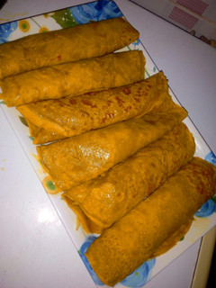 A picture of Crepe and cabbage sauce.