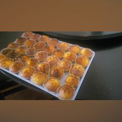 A picture of Simple Banana cupcakes #themechallenge.