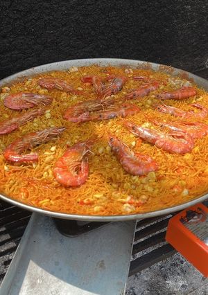 Una foto de Fideuá de marisco