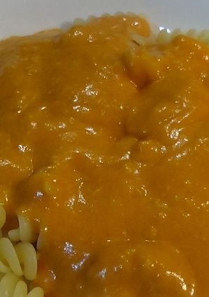 Una foto de Macarrones con salsa aurora